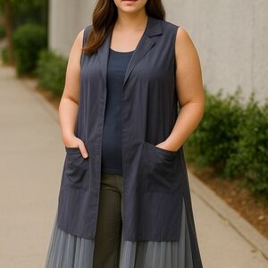 Chloe Dao Sleeveless Dark Blue Vest‎